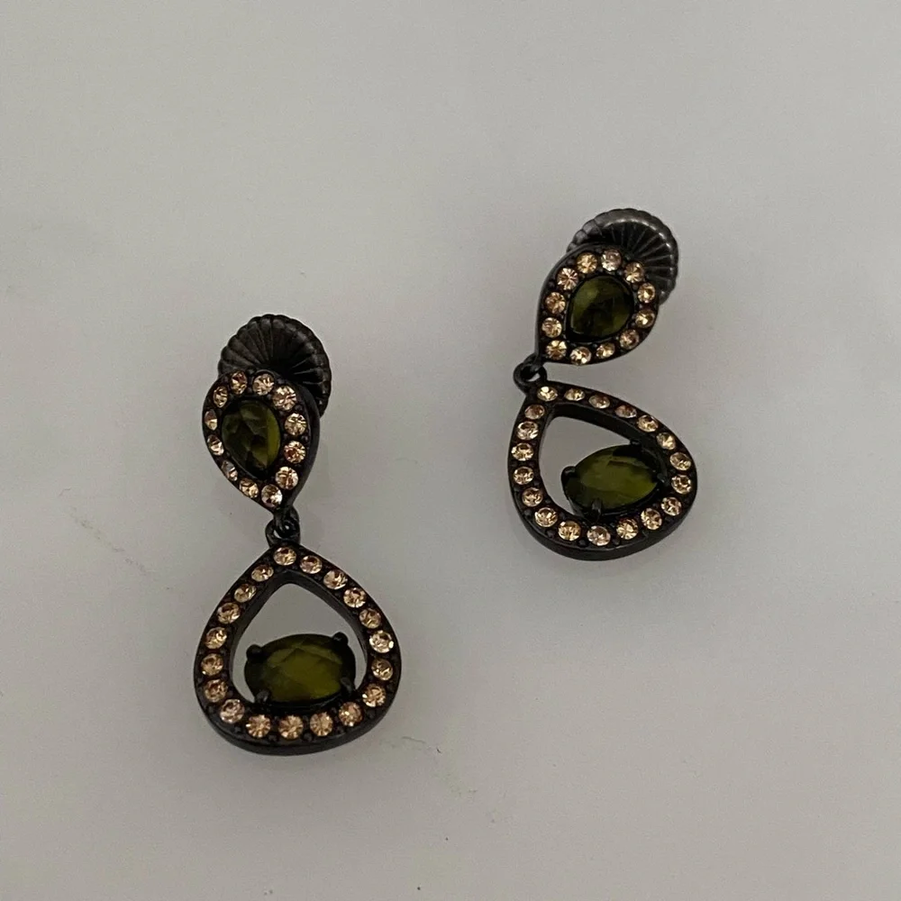 Ellen Tracy Necklace & Earring Set lovely‎ Unique
